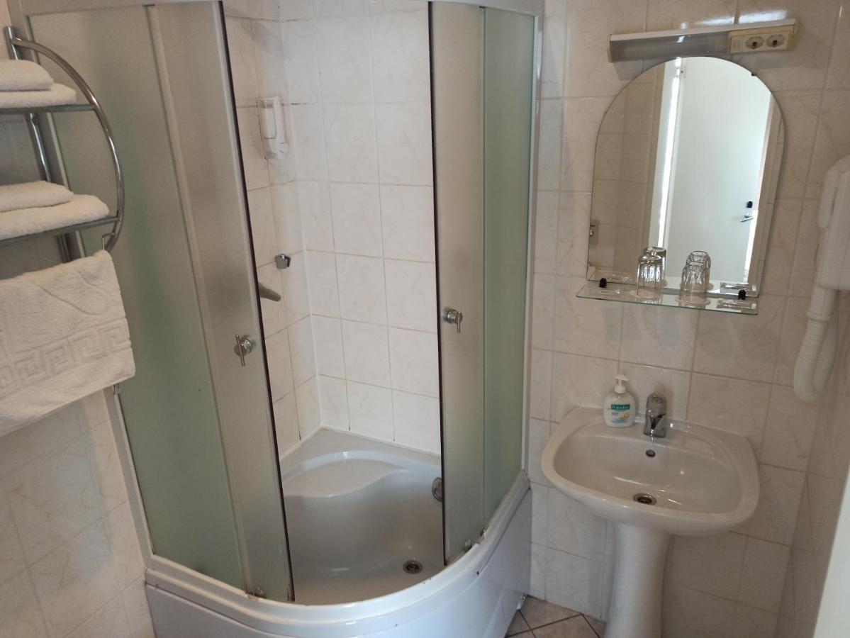 Central Hotel Narva Ngoại thất bức ảnh